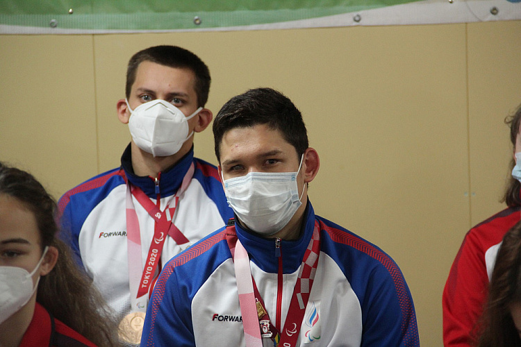 О.В. Матыцин в режиме телемоста провел встречу с П.А. Рожковым и чемпионами и призерами XVI Паралимпийских летних игр, находящимися в Паралимпийской деревне  