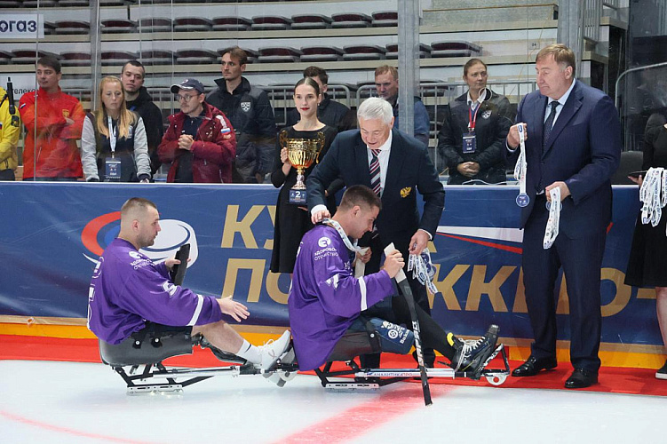 Во Владивостоке завершился Кубок «Герои нашего времени» по следж-хоккею среди ветеранов СВО Во Владивостоке завершился Кубок «Герои нашего времени» по следж-хоккею среди ветеранов СВО