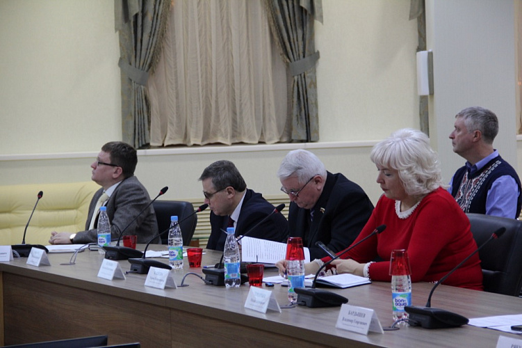 В.П. Лукин в зале Исполкома Дома паралимпийского спорта провел заседание Исполкома ПКР