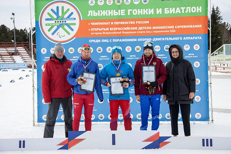 В Ханты-Мансийске определены победители и призеры главного старта по лыжным гонкам и биатлону спорта лиц с ПОДА спортивного сезона 2023 года