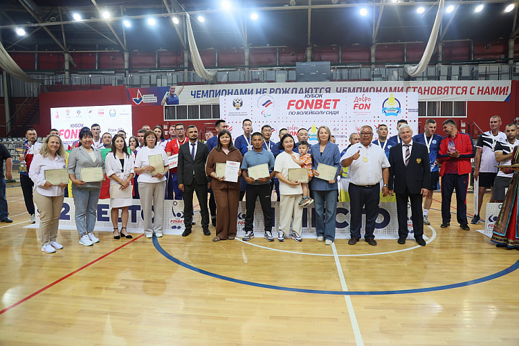 Команда Бурятии выиграла Кубок Фонбет по волейболу сидя среди ветеранов СВО