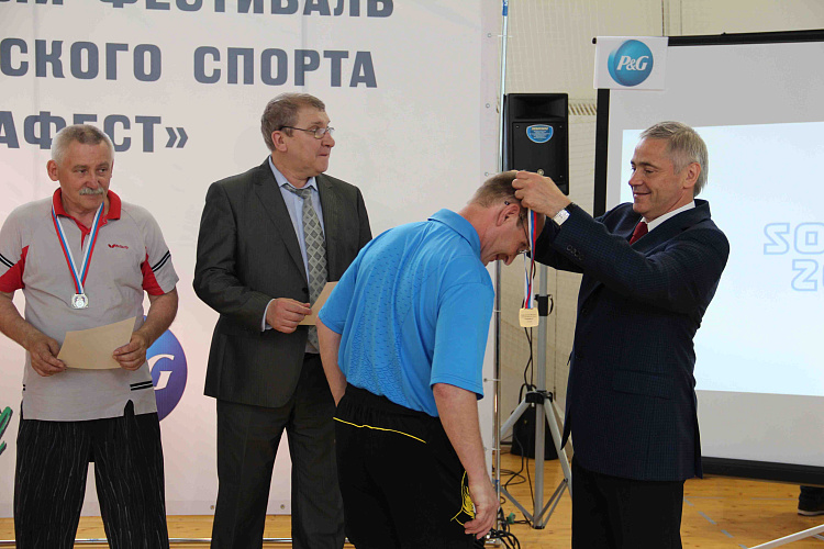 П.А. Рожков, О.В.Семенова, А.И.Алябьев наградили победителей и призеров первого соревновательного дня традиционного фестиваля паралимпийского спорта «Парафест»