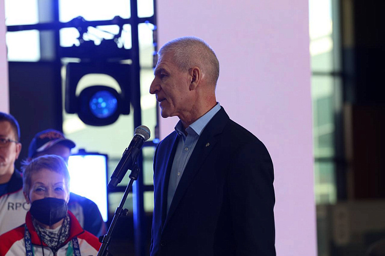 В аэропорту Шереметьево торжественно встретили Паралимпийскую сборную команду России