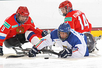 Сборная команда России по хоккею-следж обыграла сборную Италии со счетом 3:0 в матче второго круга чемпионата мира по хоккею-следж в США        
