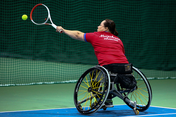43 спортсмена из 11 регионов страны разыграли медали чемпионата России по теннису на колясках
