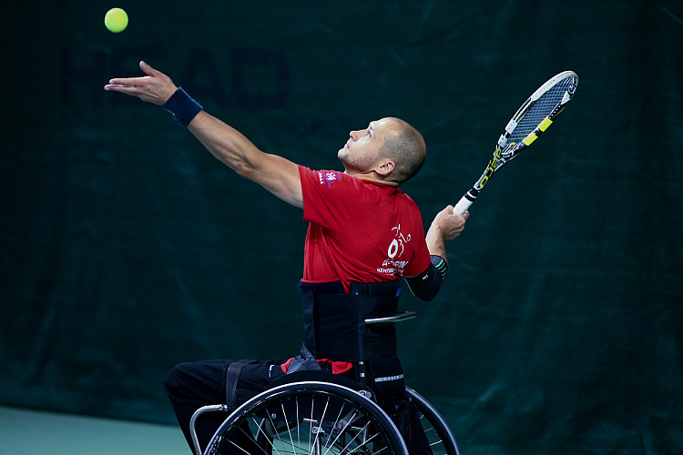 43 спортсмена из 11 регионов страны разыграли медали чемпионата России по теннису на колясках