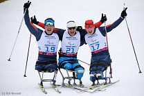 "Золото", "серебро" и "бронзу" завоевали  российские спортсмены с поражением опорно-двигательного аппарата, выступающие в категории "сидя",  в соревнованиях по  лыжным гонкам на 15 км