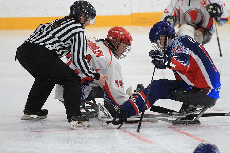 В г. Москве в Ледовом дворце «Умка» стартовал Открытый Кубок по хоккею-следж «Кубок Мужества»