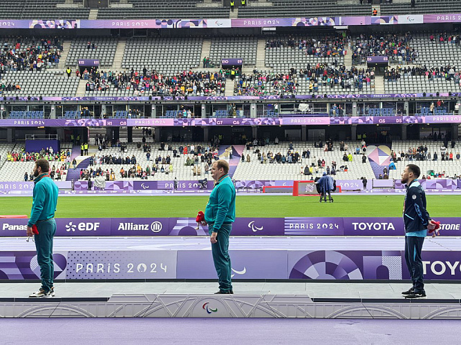 2 золотые, 1 серебряную и 2 бронзовые награды завоевали паралимпийцы из России в восьмой день Паралимпиады в Париже