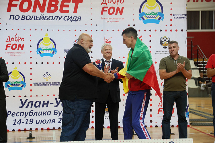 Команда Бурятии выиграла Кубок Фонбет по волейболу сидя среди ветеранов СВО