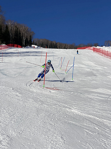 Ворончихина и Бугаев стали абсолютными чемпионами России по горнолыжному спорту лиц с ПОДА