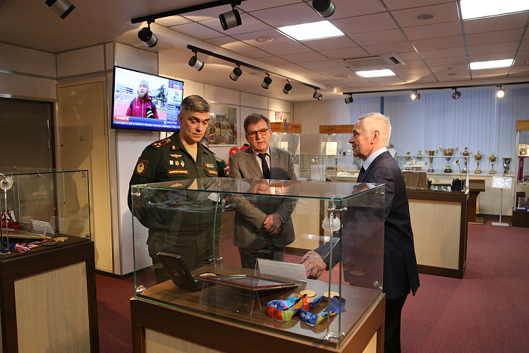 П.А. Рожков в офисе ПКР провел рабочую встречу с начальником Центрального спортивного клуба Армии, полковником А.В. Громовым