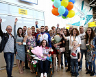 Вы – дома: А. Гладкова и Н. Буткову встретили в Волгограде с цветами и поздравлениями