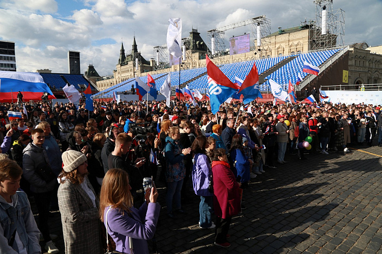 Паралимпийскую сборную России торжественно встретили на Красной площади Паралимпийскую сборную России торжественно встретили на Красной площади