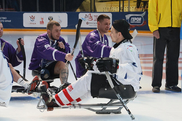 Во Владивостоке завершился Кубок «Герои нашего времени» по следж-хоккею среди ветеранов СВО Во Владивостоке завершился Кубок «Герои нашего времени» по следж-хоккею среди ветеранов СВО