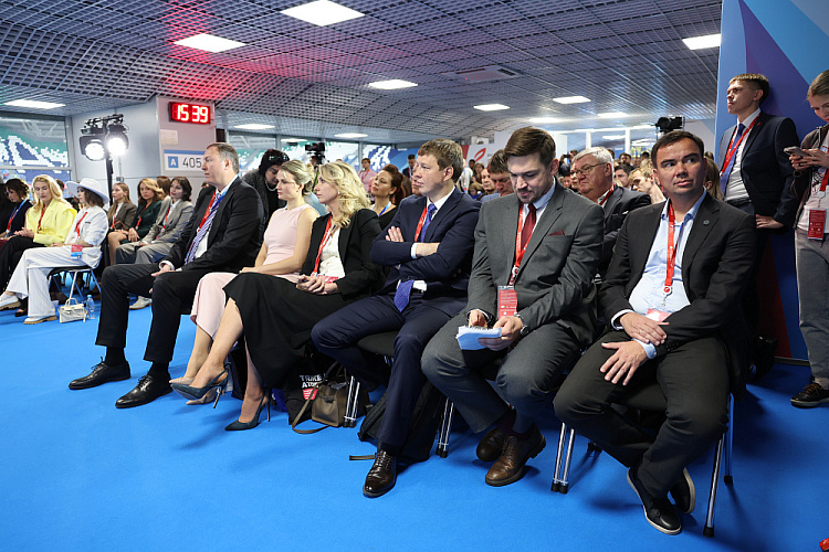 Инвестиция в жизнь после спорта: на XIII Международном спортивном форуме «Россия – спортивная держава» обсудили, как помочь спортсменам построить успешную карьеру после завершения выступлений.