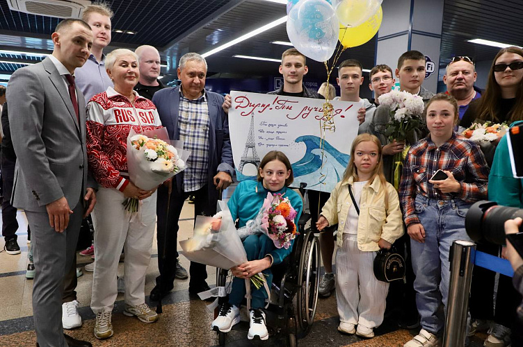 В Омск с Паралимпийских игр вернулась пловчиха Диана Кольцова