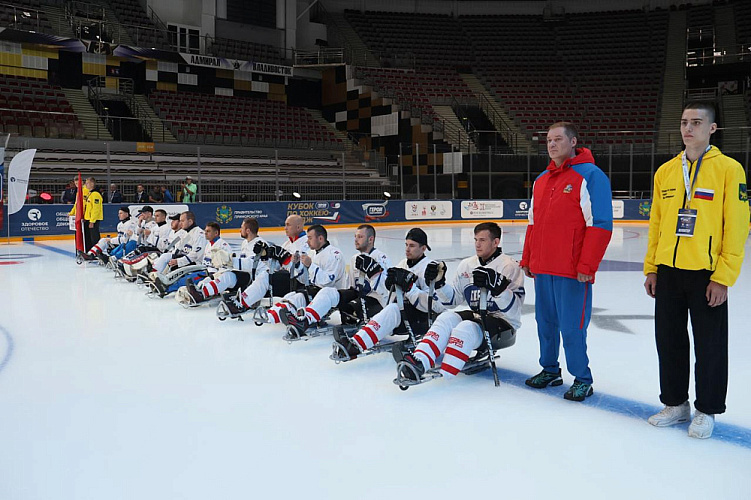 Во Владивостоке завершился Кубок «Герои нашего времени» по следж-хоккею среди ветеранов СВО Во Владивостоке завершился Кубок «Герои нашего времени» по следж-хоккею среди ветеранов СВО
