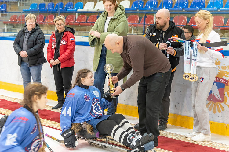 В Дмитрове подвели итоги первого женского чемпионата России по следж-хоккею «Снежная королева» В Дмитрове подвели итоги первого женского чемпионата России по следж-хоккею «Снежная королева»
