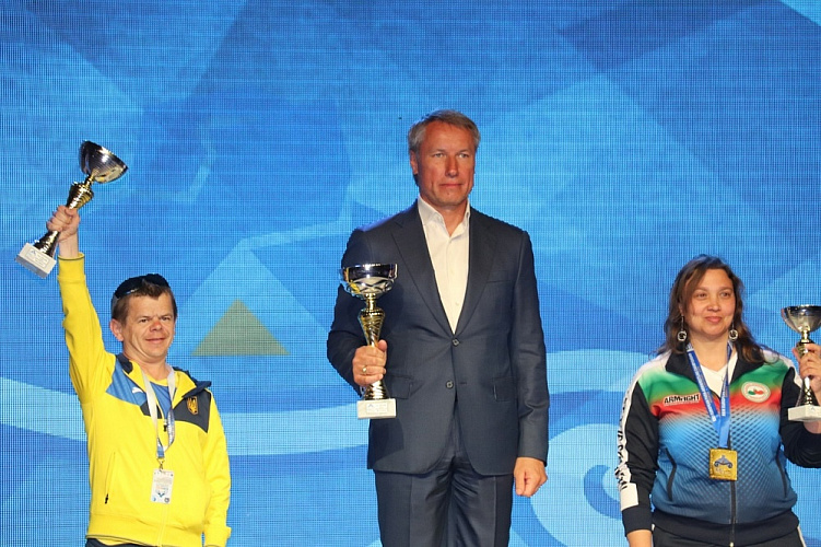 Российские спортсмены успешно выступили на чемпионате Европы по пара-армрестлингу в Греции