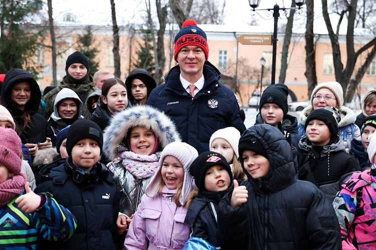 Поздравление Министра спорта России, президента Олимпийского комитета России М.В. Дегтярева с наступающим Новым годом и Рождеством Христовым! Поздравление Министра спорта России, президента Олимпийского комитета России М.В. Дегтярева с наступающим Новым годом и Рождеством Христовым!