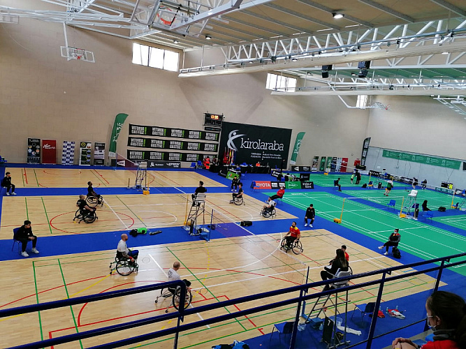 Сборная России по парабадминтону завоевала 9 бронзовых медалей на международных соревнованиях в Испании