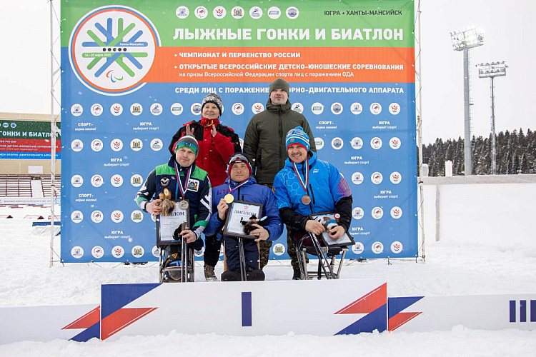 В Ханты-Мансийске определены победители и призеры главного старта по лыжным гонкам и биатлону спорта лиц с ПОДА спортивного сезона 2023 года