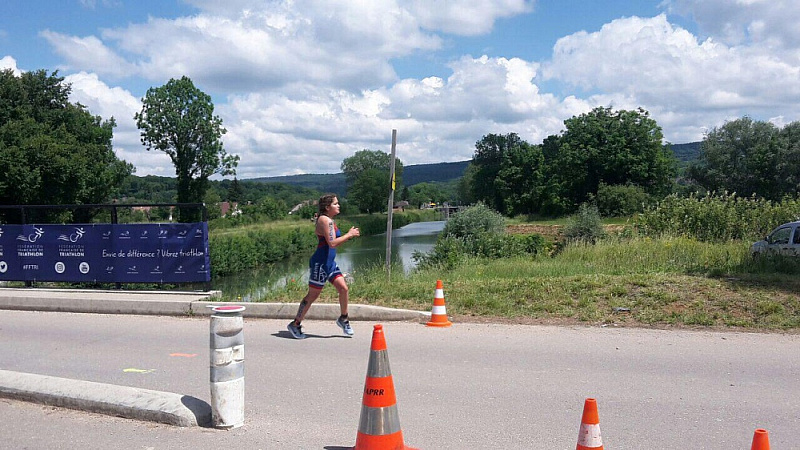 1 золотую 1 серебряную и 2 бронзовые медали завоевали российские паратриатлонисты на Кубке мира во Франции