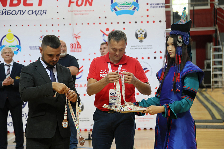 Команда Бурятии выиграла Кубок Фонбет по волейболу сидя среди ветеранов СВО