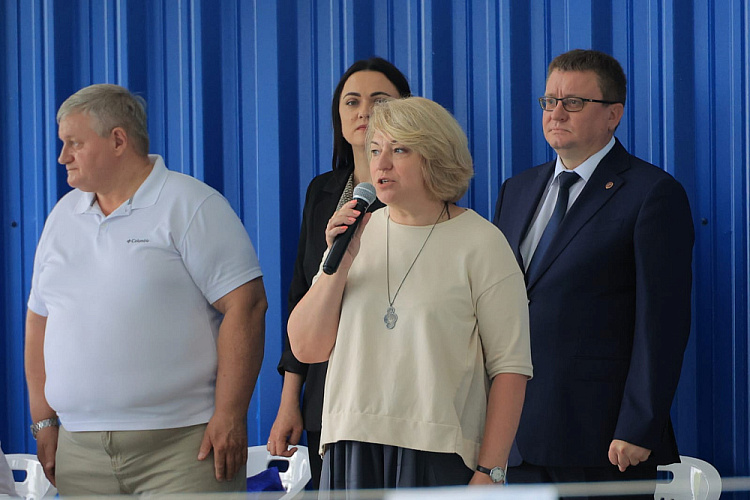 В Дзержинске стартовали первые в России юношеские соревнования по плаванию лиц с ПОДА