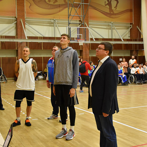 А.А. Строкин вместе с президентом Российской федерации баскетбола А.Г. Кириленко в д. Парамоново (Московская область) приняли участие в церемонии открытия 1 круга чемпионата России по баскетболу на колясках