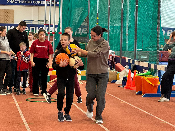 ПКР совместно с региональными отделениями и спортивными федерациями в субъектах РФ провели мероприятия, приуроченные к Международному дню инвалидов