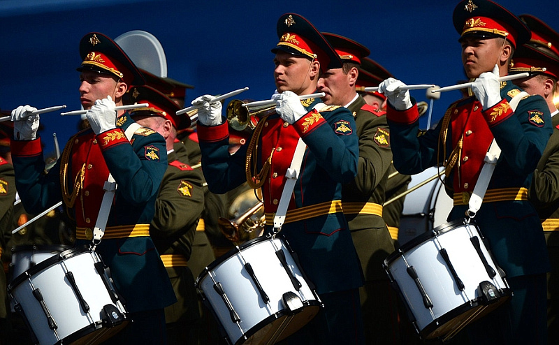 В.П. Лукин, П.А. Рожков, Л.Н. Селезнев на Красной площади приняли участие в просмотре Военного парада в ознаменование 70-летия Победы в Великой Отечественной Войне