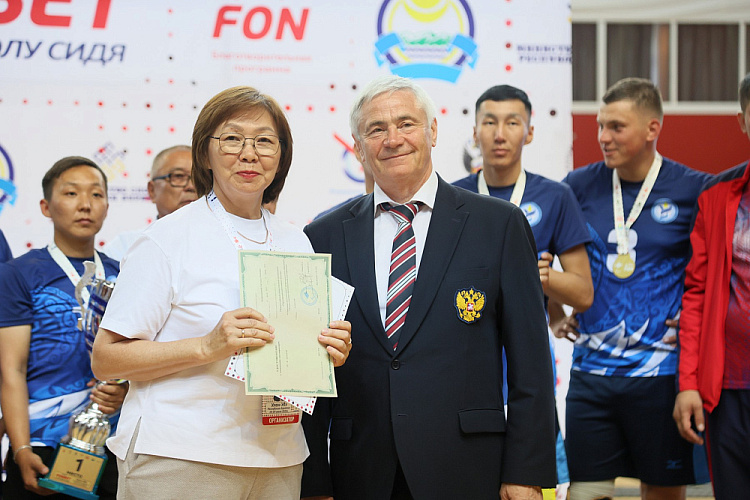 Команда Бурятии выиграла Кубок Фонбет по волейболу сидя среди ветеранов СВО