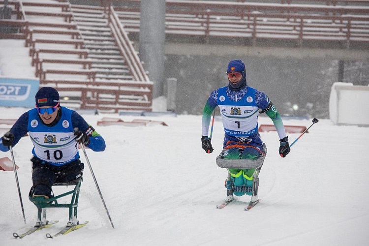 В Ханты-Мансийске определены победители и призеры главного старта по лыжным гонкам и биатлону спорта лиц с ПОДА спортивного сезона 2023 года