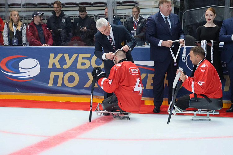 Во Владивостоке завершился Кубок «Герои нашего времени» по следж-хоккею среди ветеранов СВО Во Владивостоке завершился Кубок «Герои нашего времени» по следж-хоккею среди ветеранов СВО