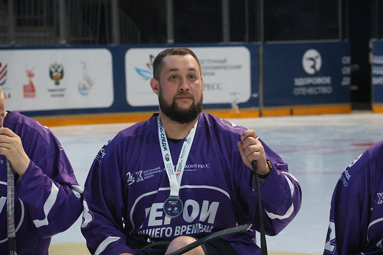 Во Владивостоке завершился Кубок «Герои нашего времени» по следж-хоккею среди ветеранов СВО Во Владивостоке завершился Кубок «Герои нашего времени» по следж-хоккею среди ветеранов СВО