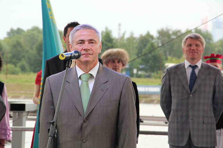 В.П. Лукин и П.А. Рожков на олимпийском гребном канале «Крылатское» приняли участие в церемонии открытия международных соревнований на Кубок Президента РФ по гребле на байдарках и каноэ