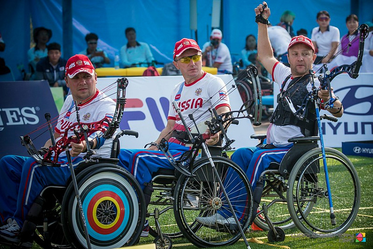 Россияне выиграли  золотую, серебряную и бронзовую медали  по итогам третьего дня чемпионата мира по стрельбе из лука спорта лиц с ПОДА в Китае 