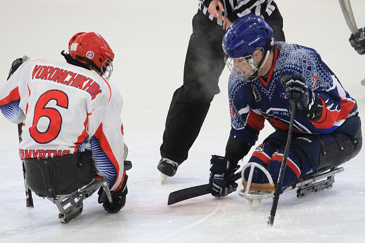 В г. Москве в Ледовом дворце «Умка» стартовал Открытый Кубок по хоккею-следж «Кубок Мужества»