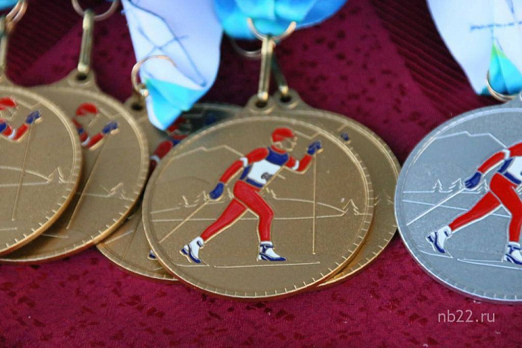 В Бийске прошли традиционные лыжные соревнования «Гонка легенды»