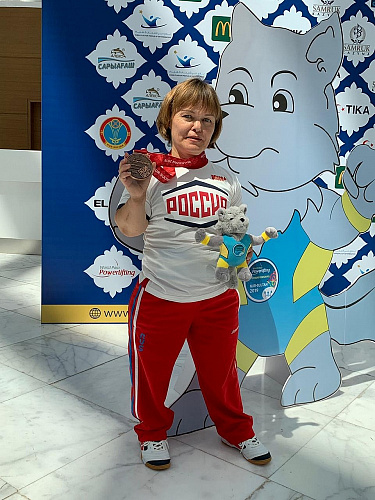 Тамара Подпальная завоевала бронзовую медаль в третий день чемпионата мира по пауэрлифтингу спорта лиц с ПОДА в Казахстане