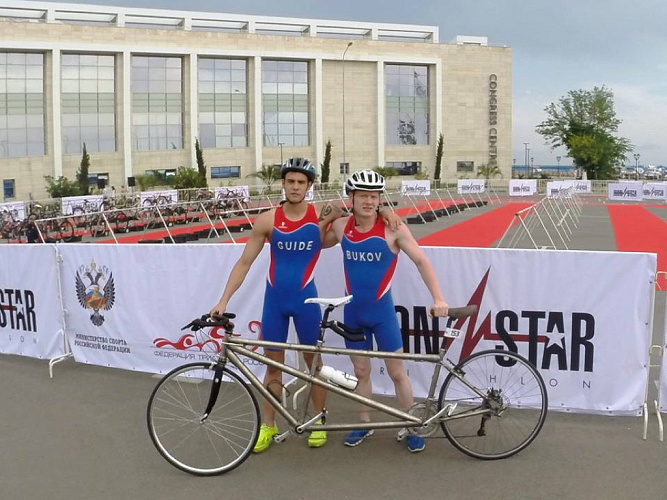 Спортсмены семи регионов страны стали победителями чемпионата России по паратриатлону в Сочи