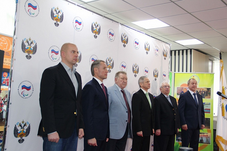 В.П. Лукин, П.А. Рожков, Л.Н. Селезнев открыли соревнования Первенства и чемпионата России по армспорту среди лиц с поражением опорно-двигательного аппарата, впервые проходившие в Доме паралимпийского спорта