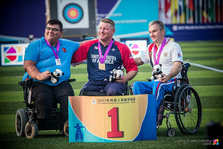 Россияне выиграли  золотую, серебряную и бронзовую медали  по итогам третьего дня чемпионата мира по стрельбе из лука спорта лиц с ПОДА в Китае 