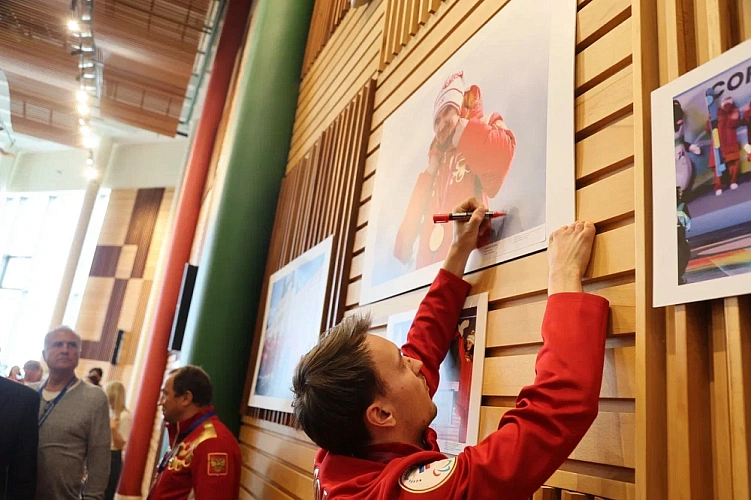 Делегация российских паралимпийцев посетила швейную фабрику «Мануфактуры Bosco»