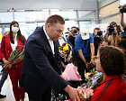 Вы – дома: А. Гладкова и Н. Буткову встретили в Волгограде с цветами и поздравлениями