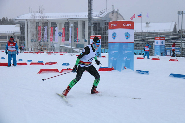В Красноярске стартовали Кубок чемпионов и Всероссийские детско-юношеские соревнования по лыжным гонкам и биатлону спорта слепых