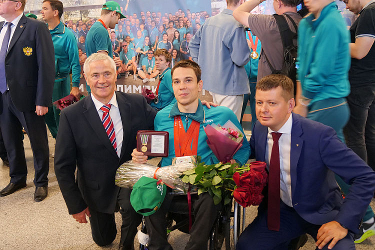 Роман Жданов: лауреат XIX премии ПКР «Возвращение в жизнь» в номинации «Я люблю тебя, жизнь»