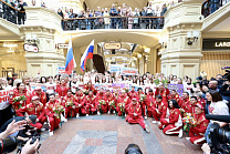 Торжественная встреча Паралимпийской команды России прошла в ГУМе на Красной площади